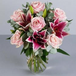 SG 07 Vazoda Lilyum ve Pembe güller